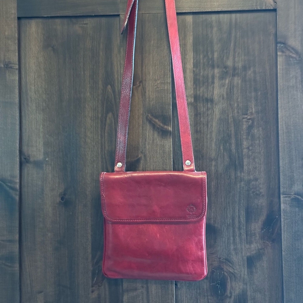 Elegant Red Leather Crossbody Bag